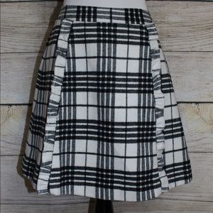 Loft Plaid Skirt with Ruffle Front 2P